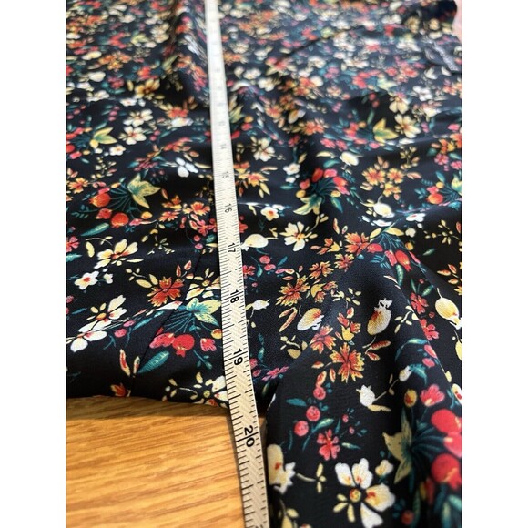 J Crew Mercantile Black Floral V Neck Bell Sleeve Blouse Size 4 - Picture 6 of 7